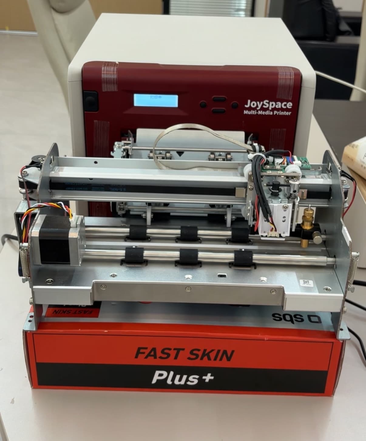 Customer Collaboration: Supporting a Photobooth Project with an Integrated Print & Cut Solution
